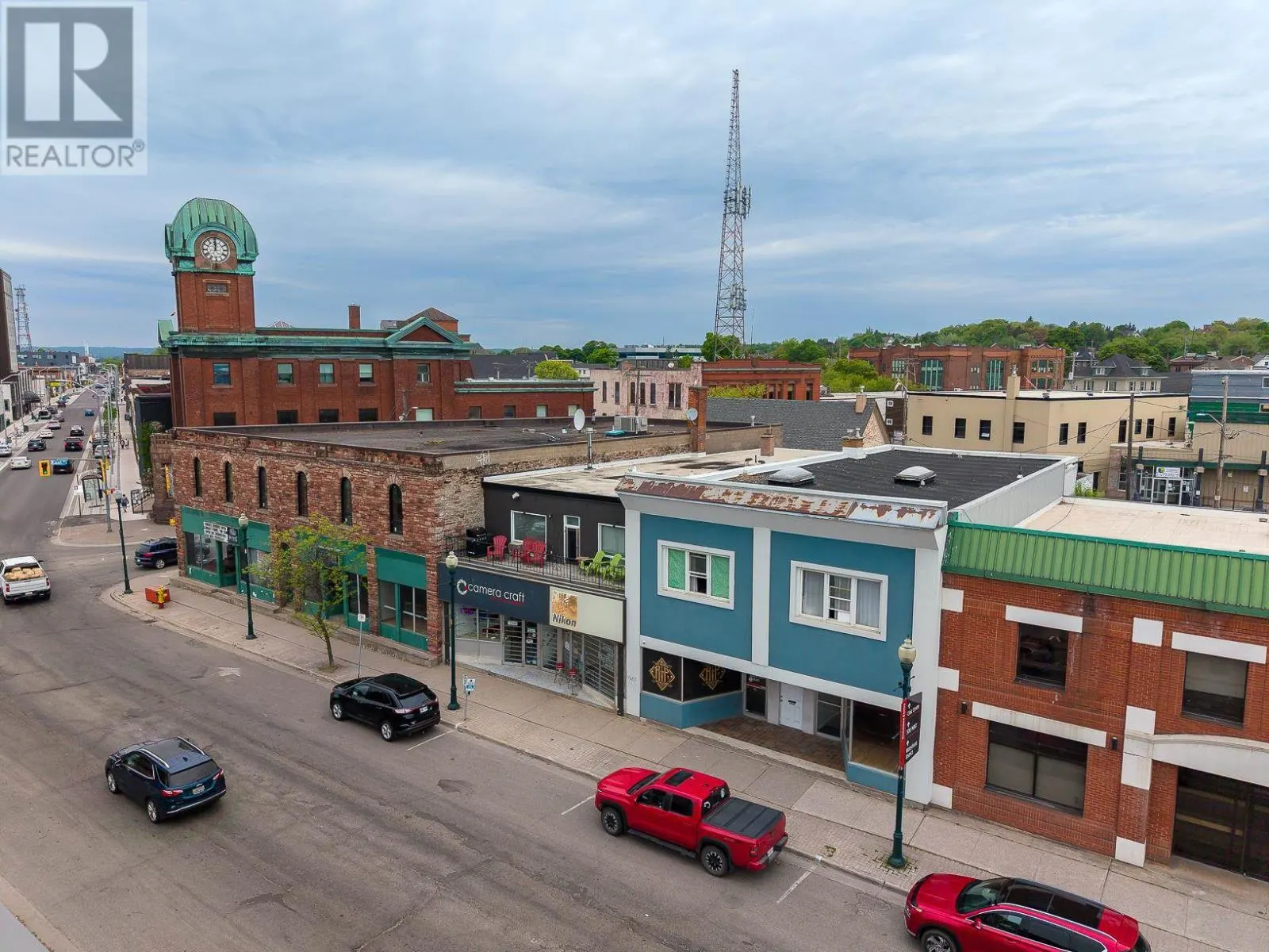 716-718 Queen ST