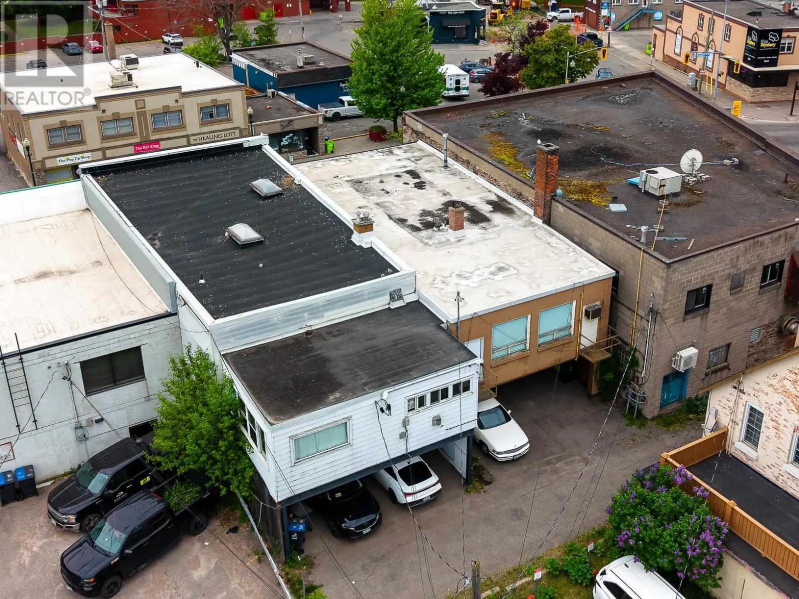 716-718 Queen ST