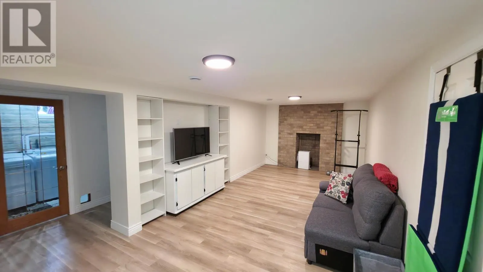 1007 Lake ST