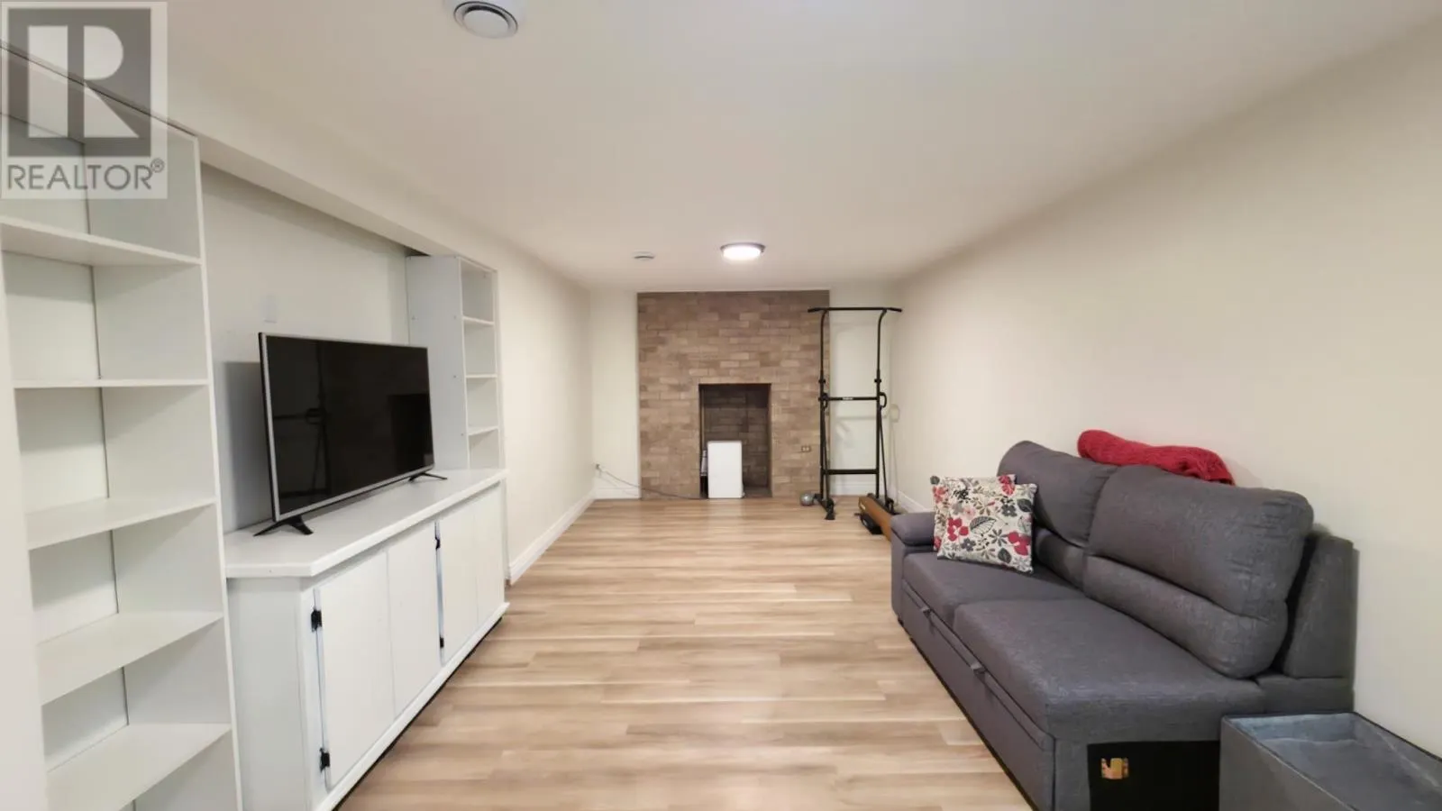 1007 Lake ST