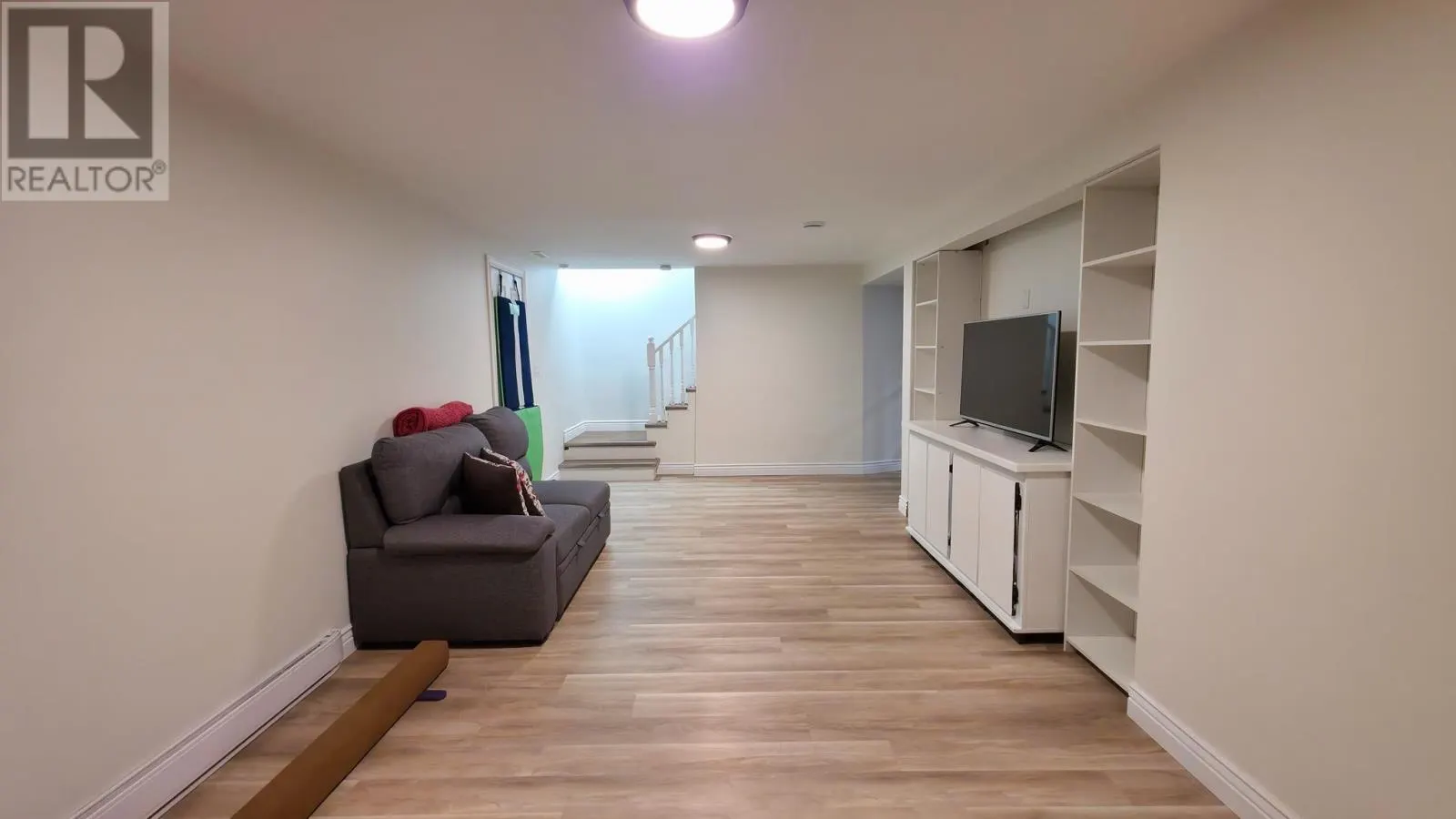 1007 Lake ST