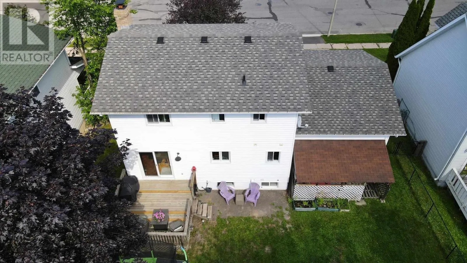 1007 Lake ST