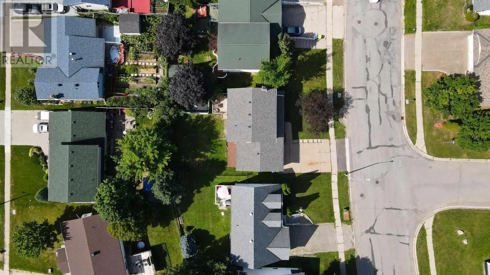 1007 Lake ST