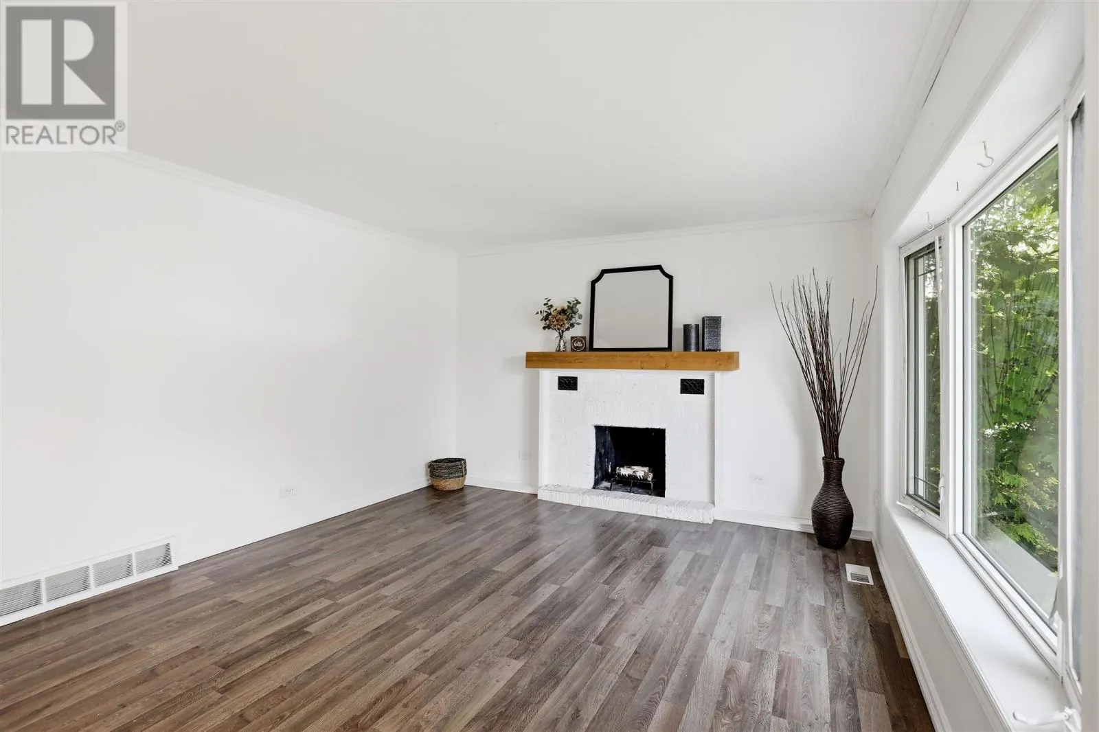 59 Adeline AVE