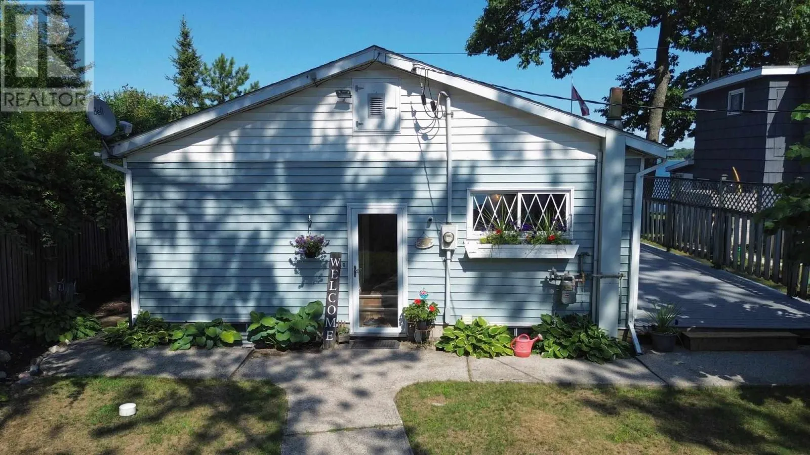 484 Red Pine DR