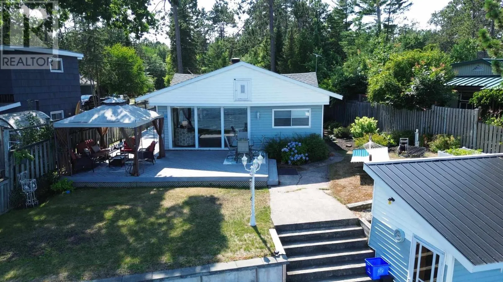 484 Red Pine DR
