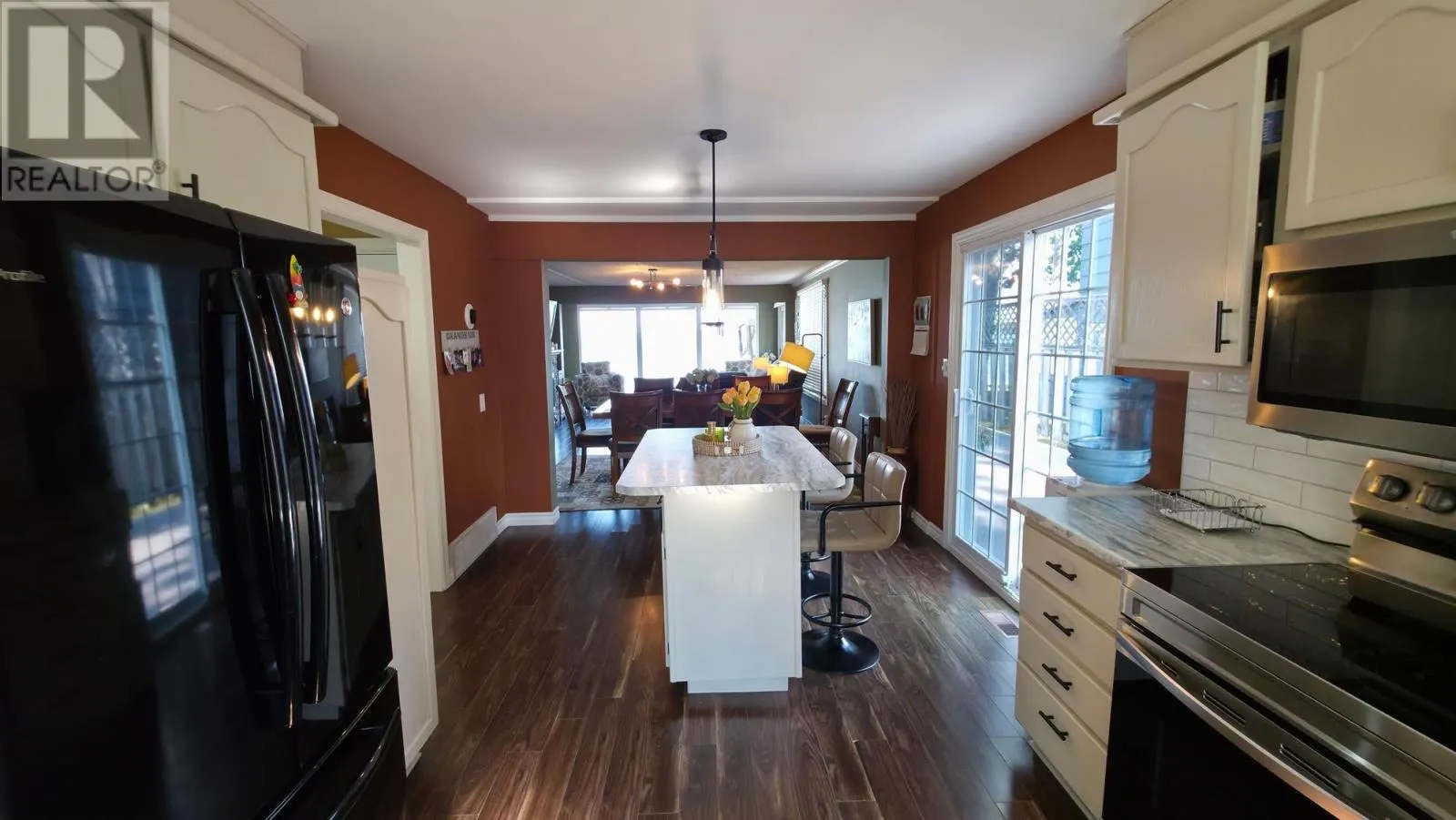 484 Red Pine DR