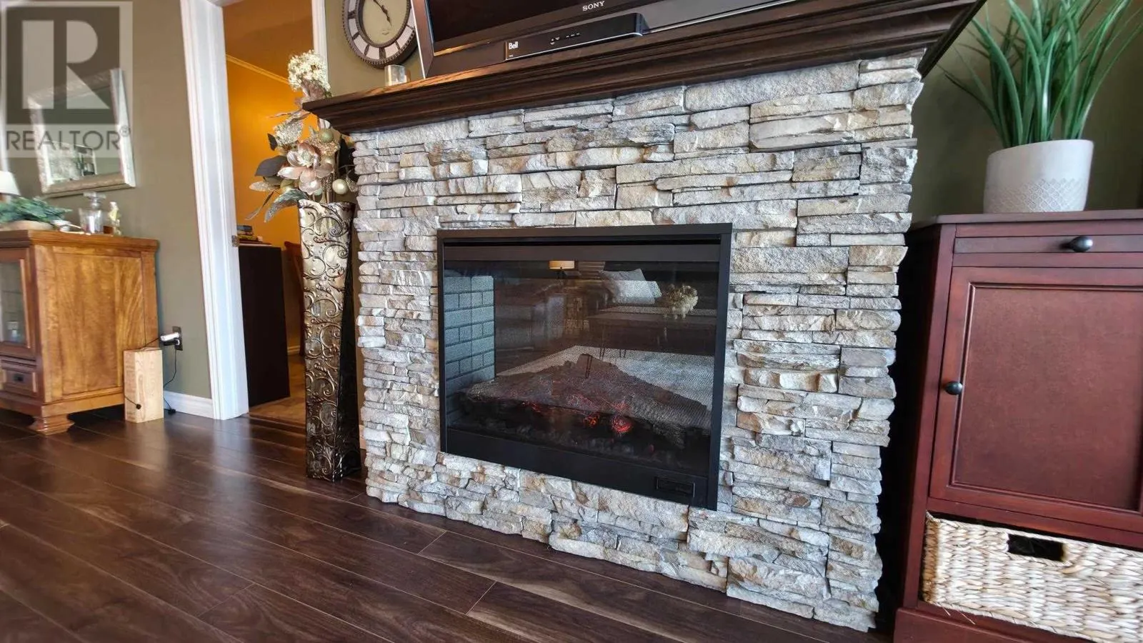 484 Red Pine DR