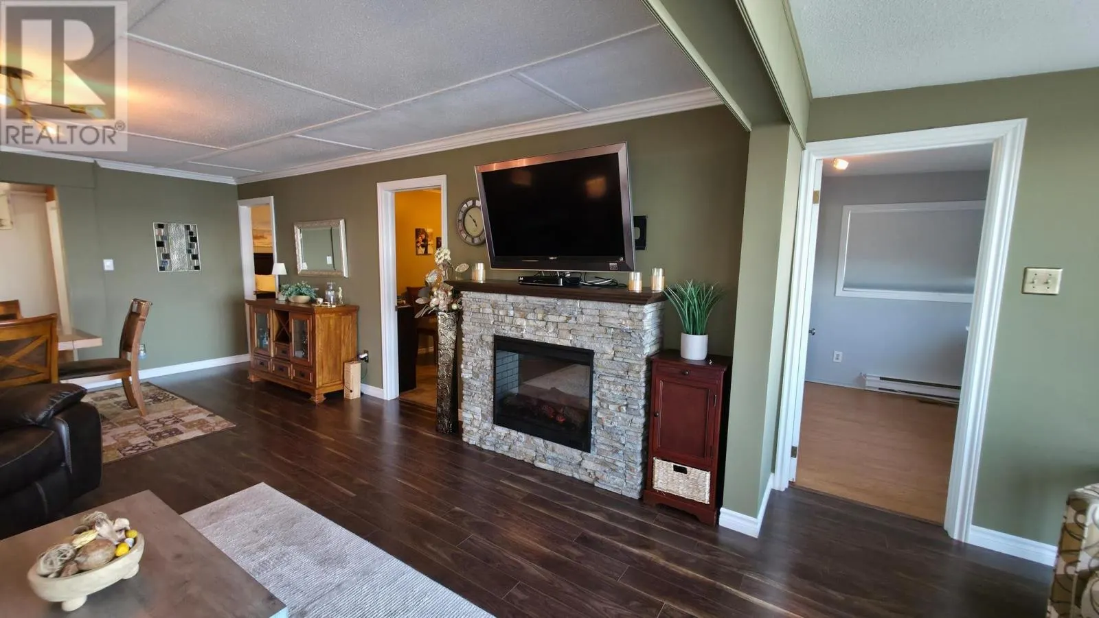 484 Red Pine DR
