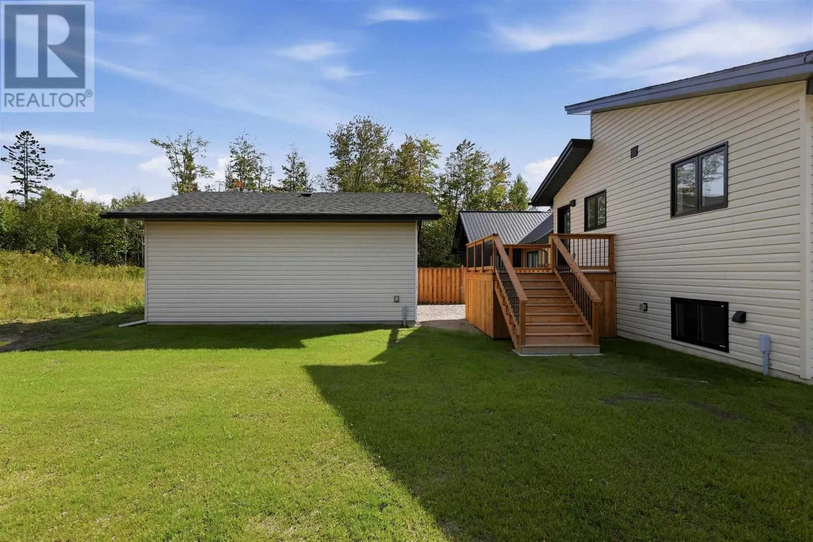 215 Greenfield DR