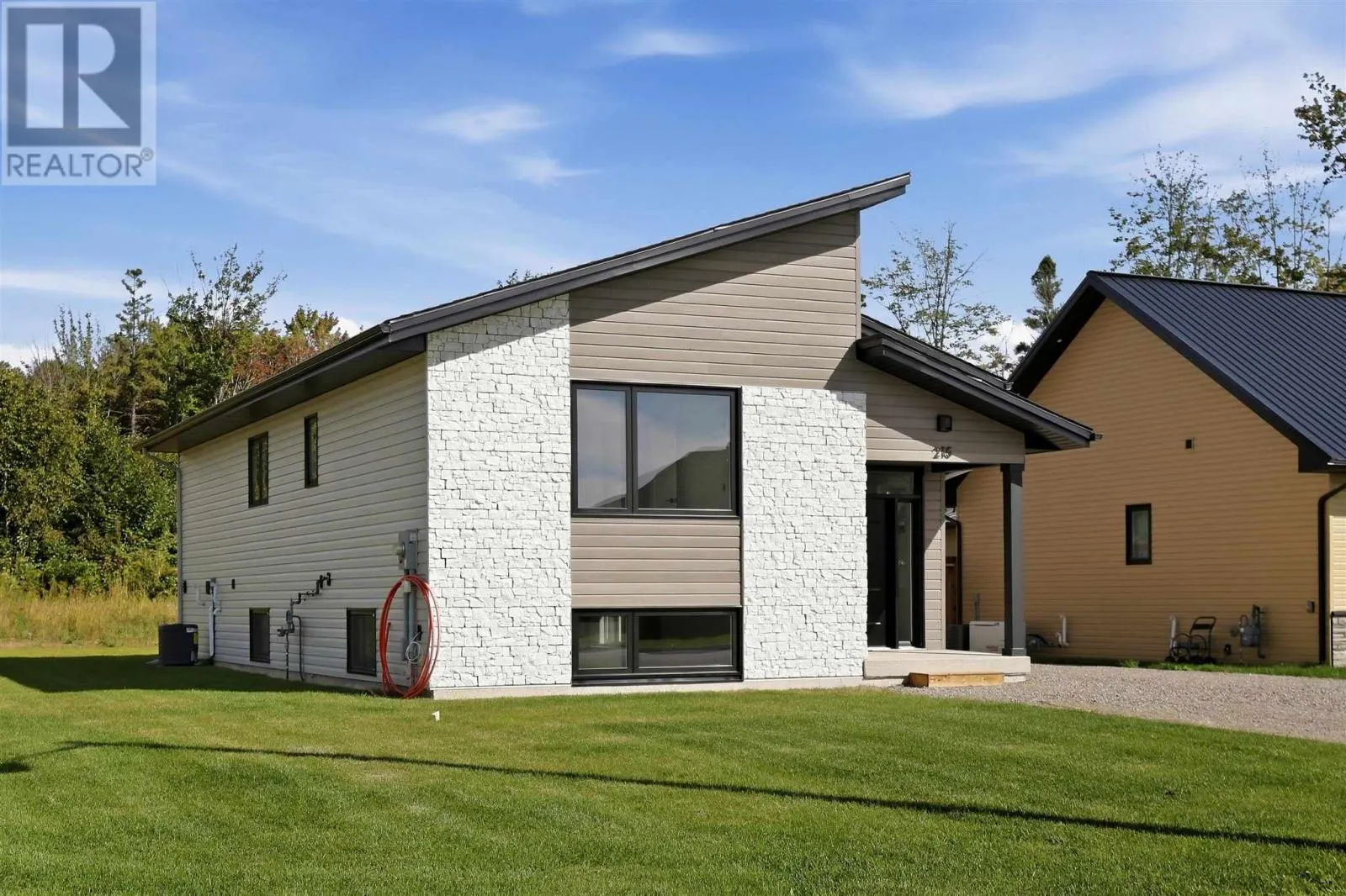 215 Greenfield DR