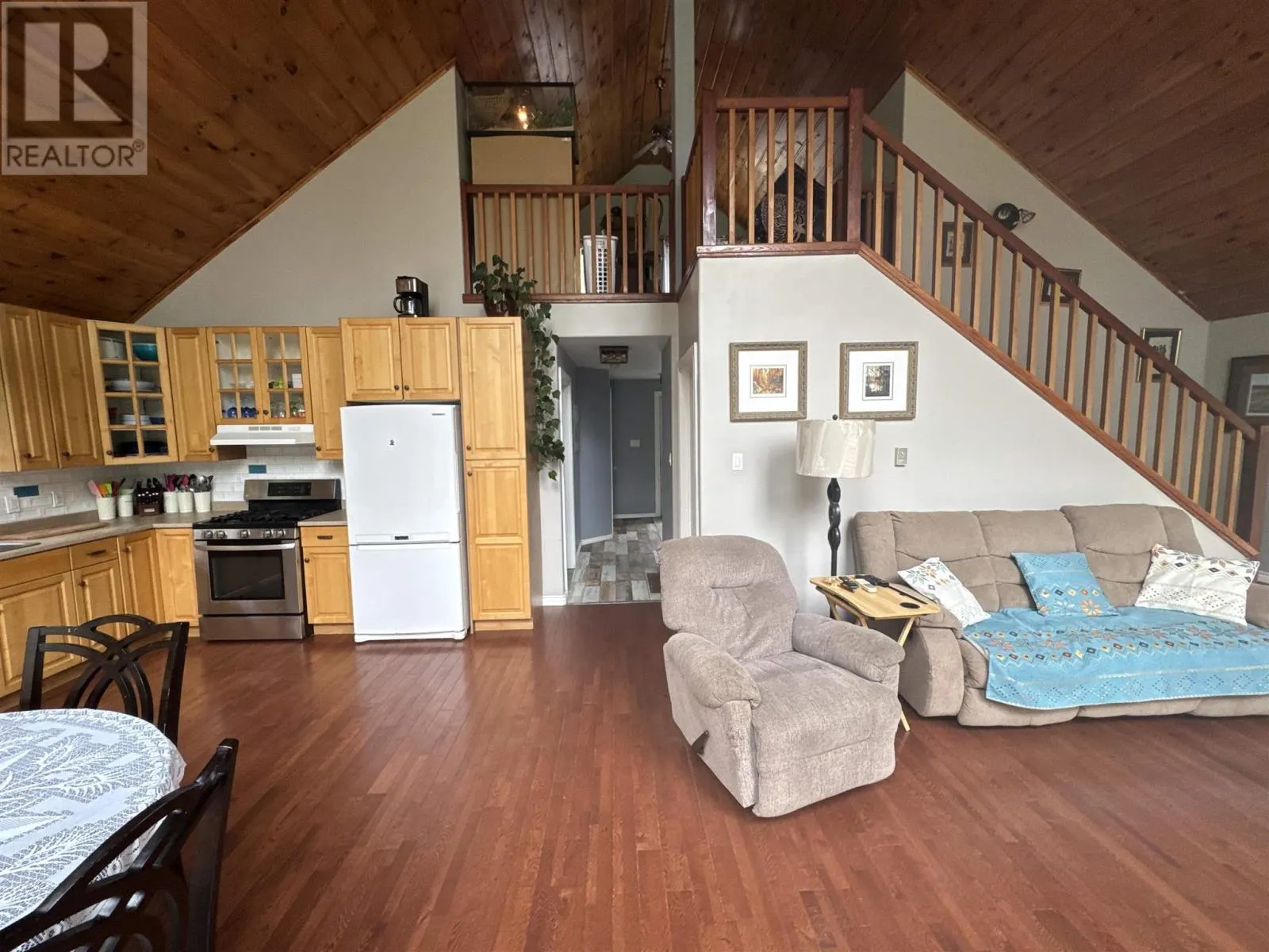 884 Dunlop Shores RD