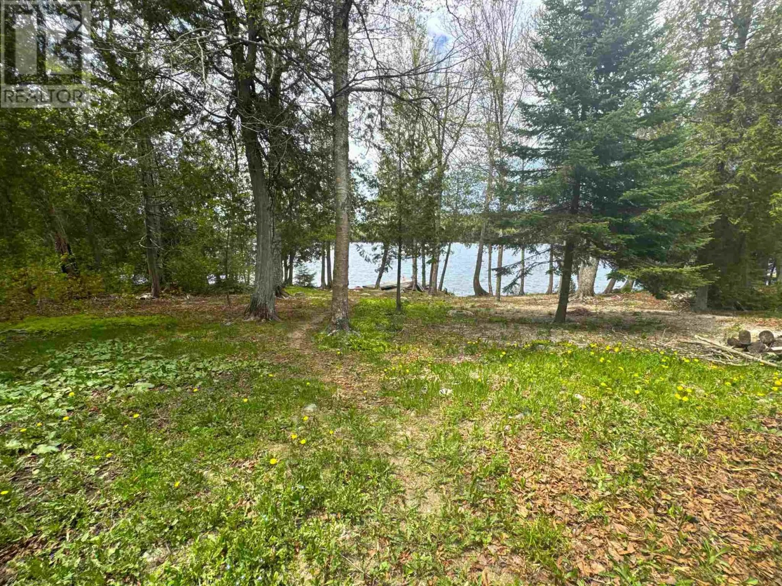884 Dunlop Shores RD