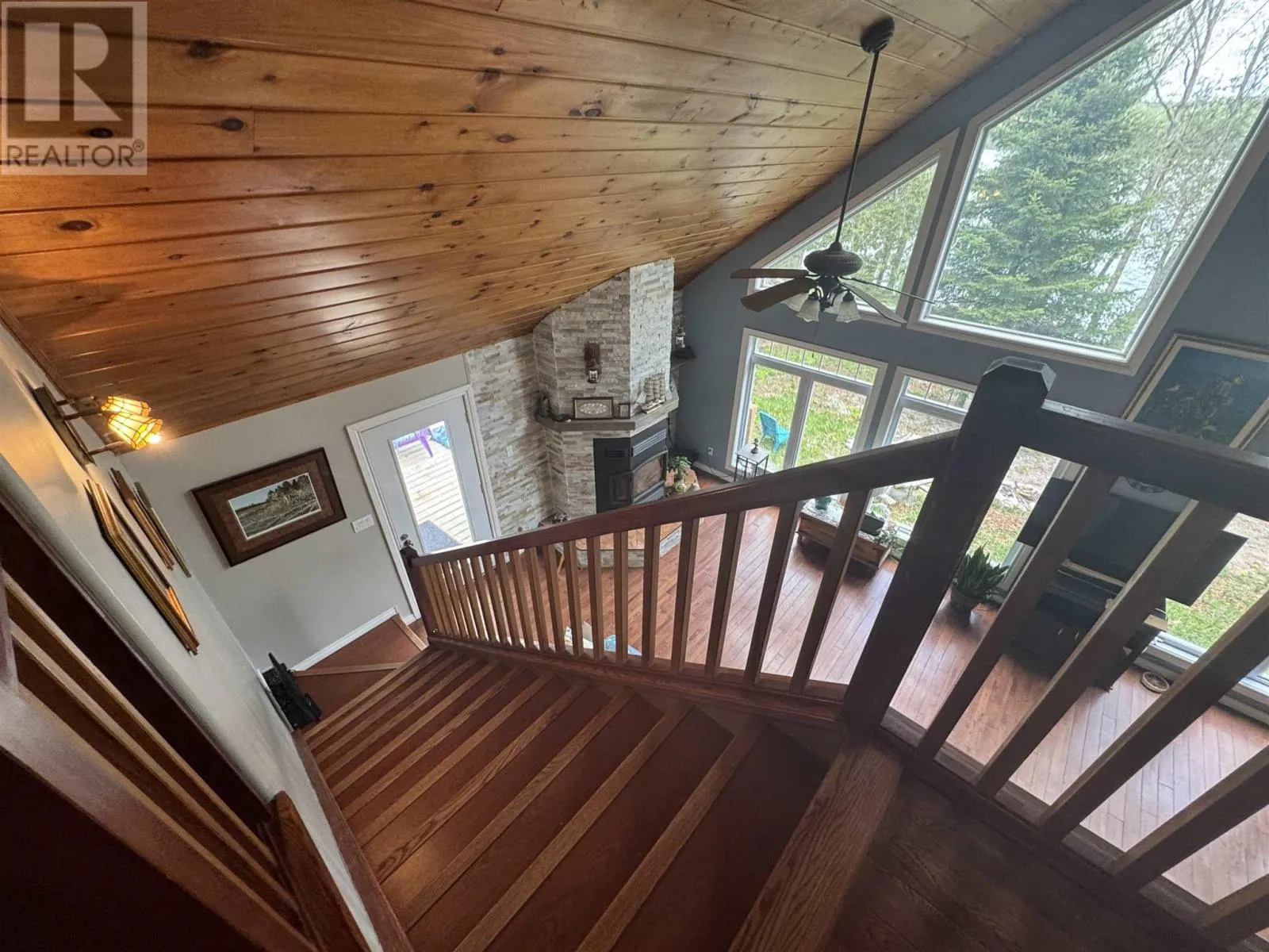 884 Dunlop Shores RD