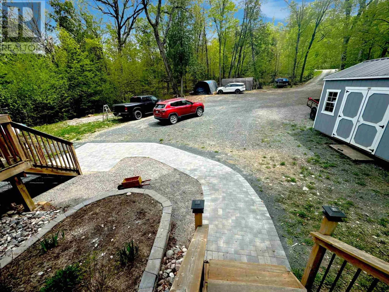 884 Dunlop Shores RD