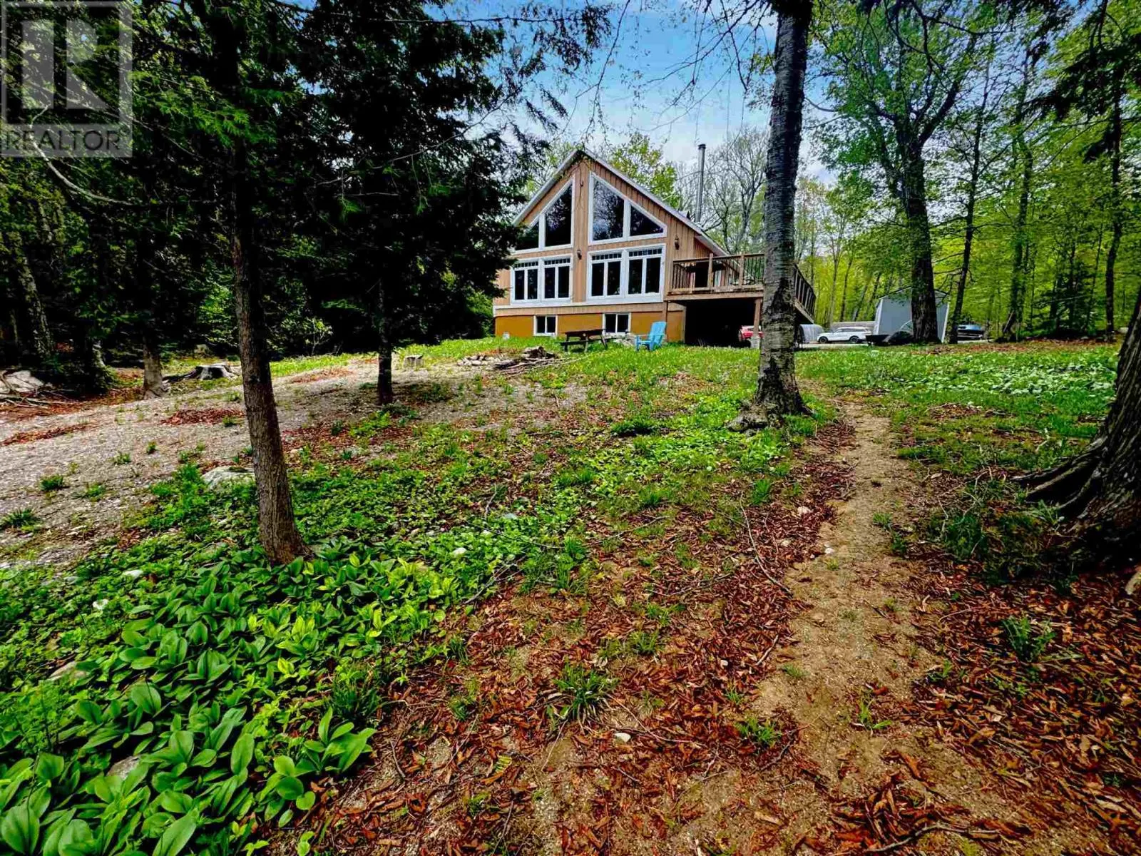 884 Dunlop Shores RD