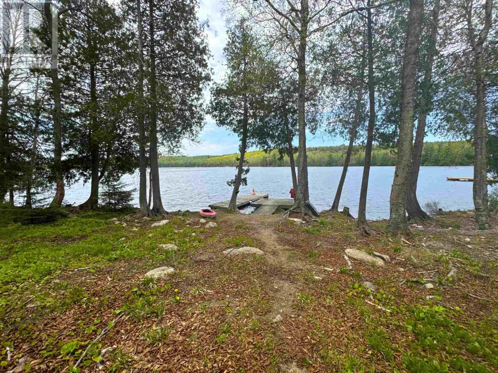 884 Dunlop Shores RD