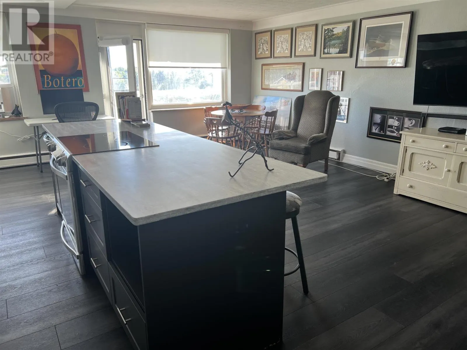 99 Pine ST # 507