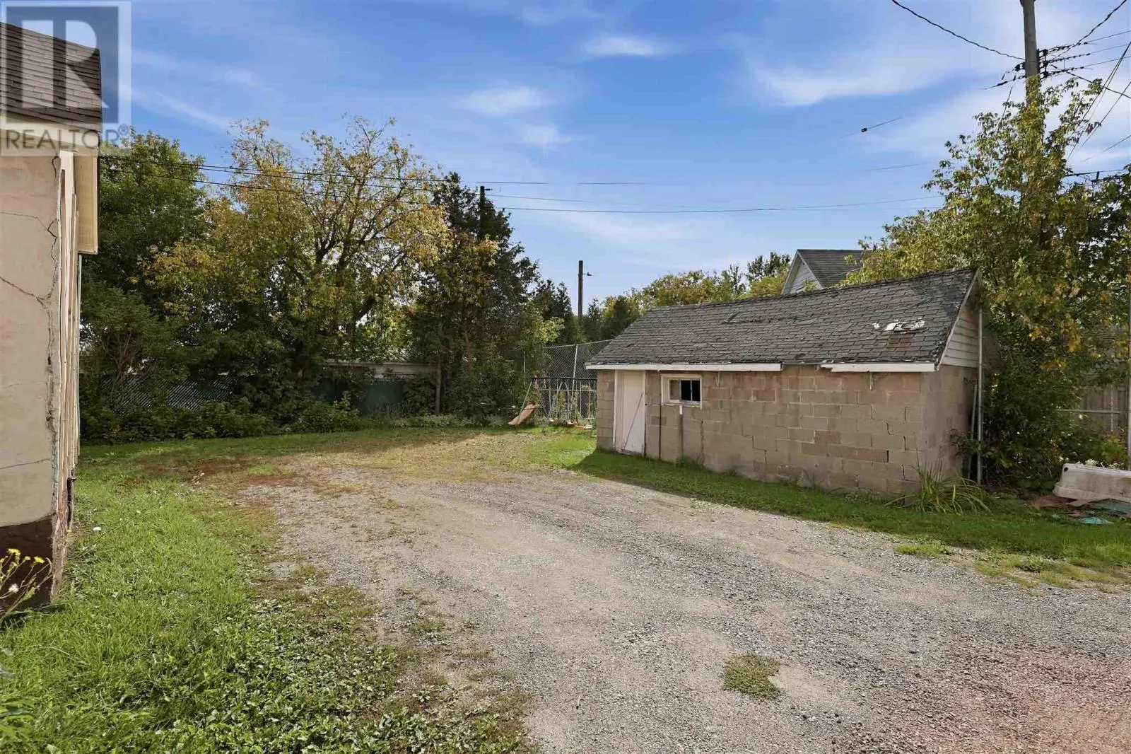 209 Wellington ST W