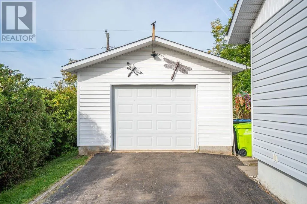 131 Allard ST