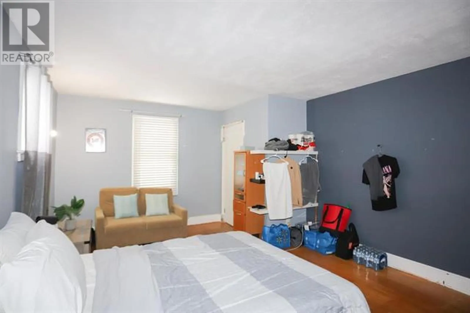 240 Huron ST