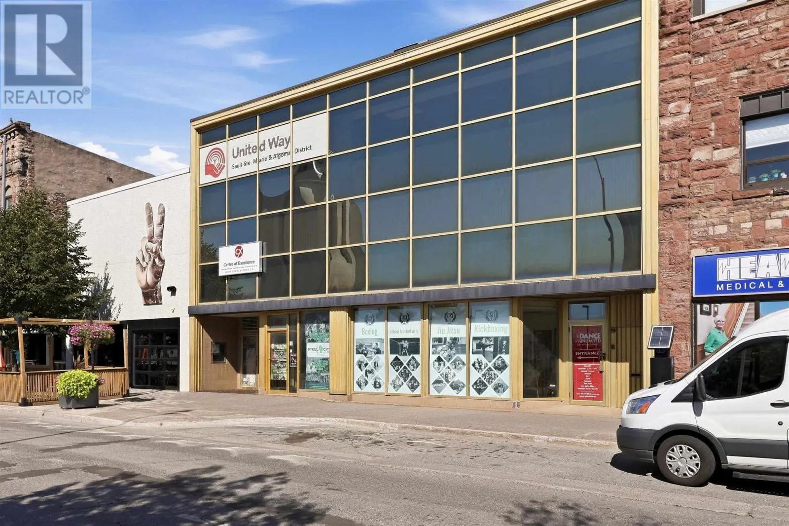 258 Queen ST E