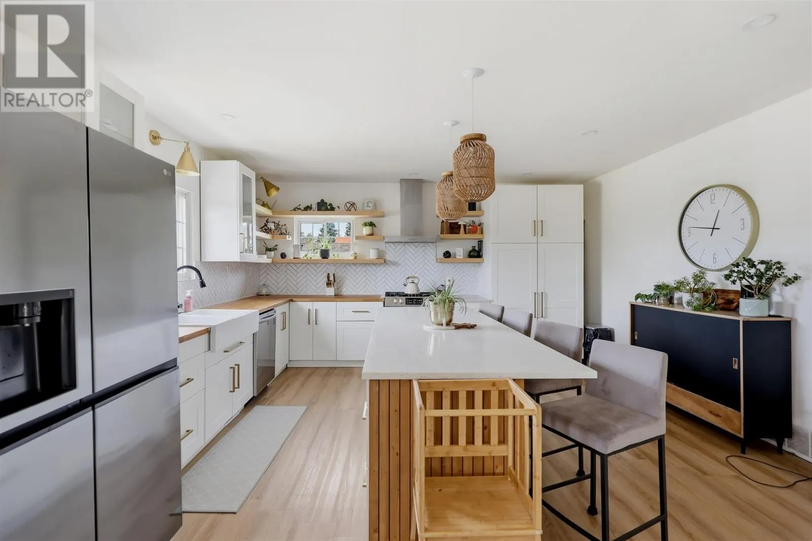 282 Spadina AVE