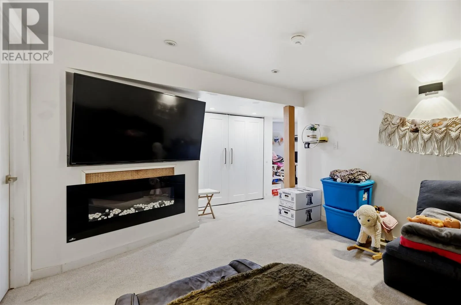 282 Spadina AVE