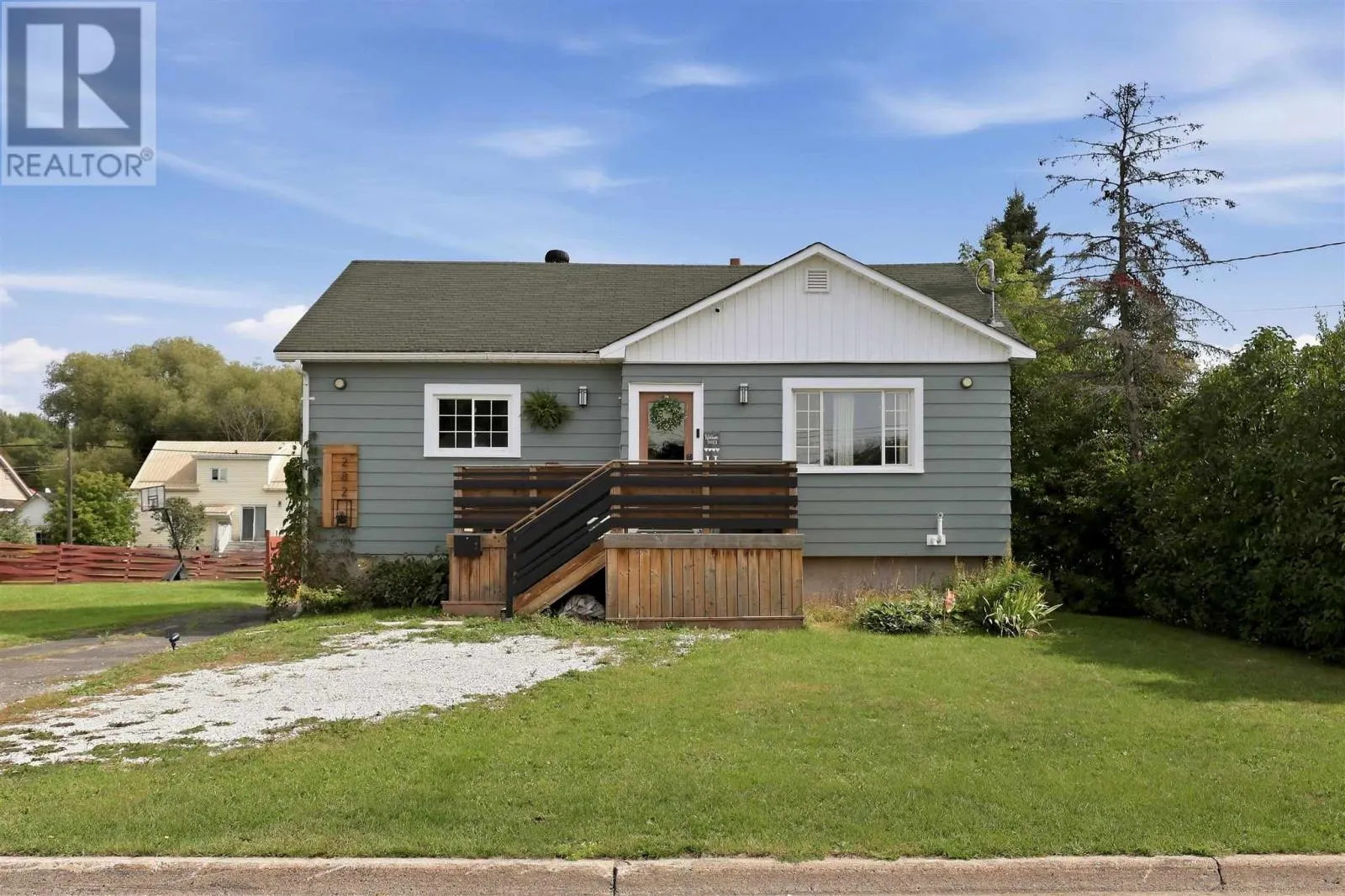 282 Spadina AVE