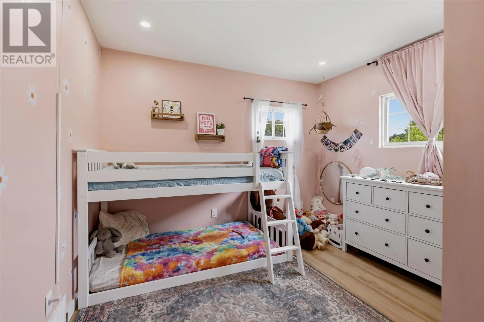 282 Spadina AVE