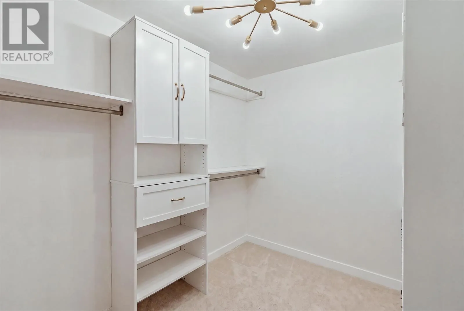 282 Spadina AVE