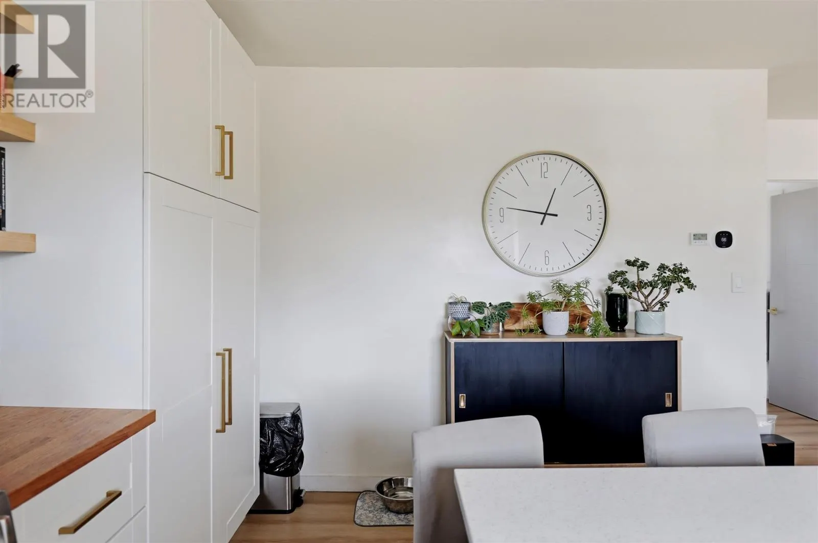 282 Spadina AVE