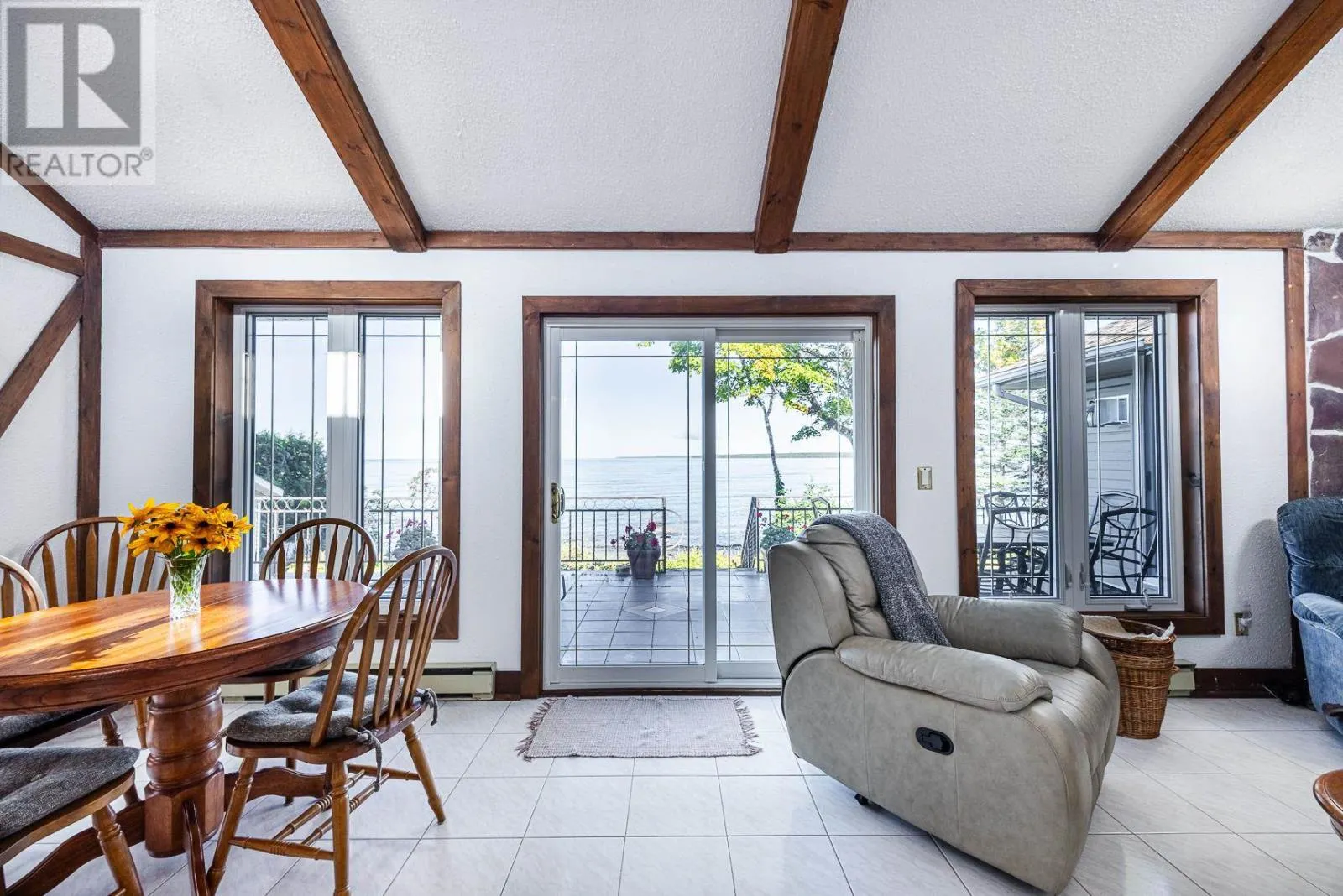 1944 Havilland Shores DR