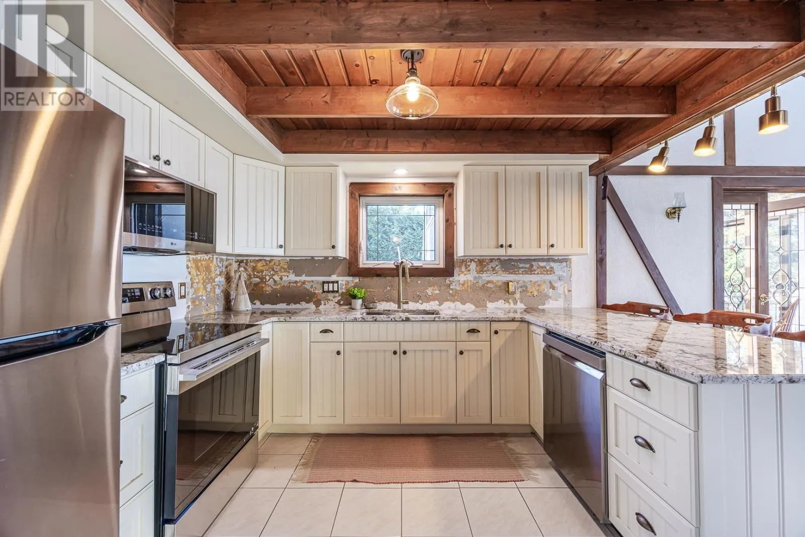 1944 Havilland Shores DR