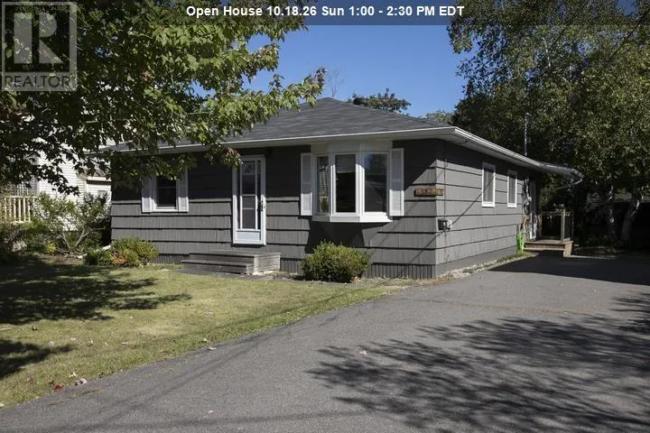552 Lake ST