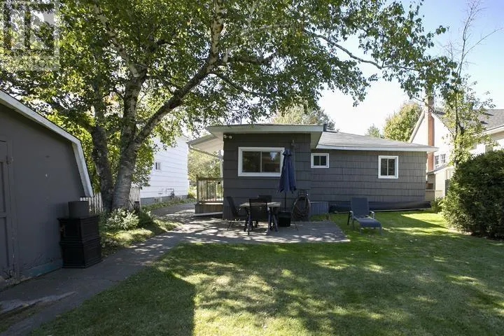 552 Lake ST