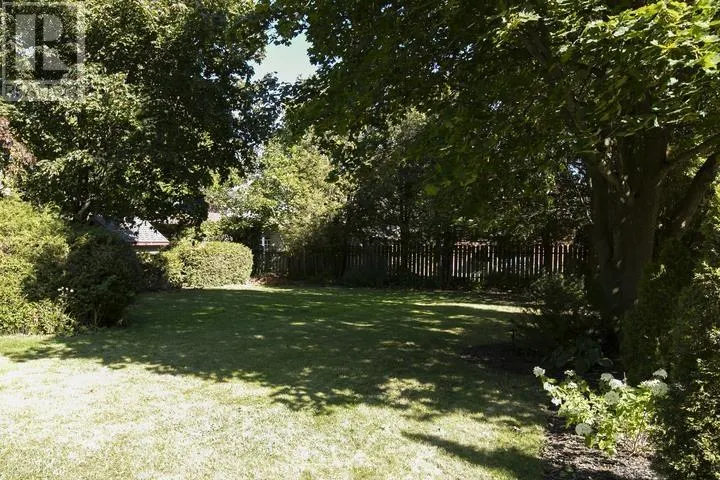 552 Lake ST