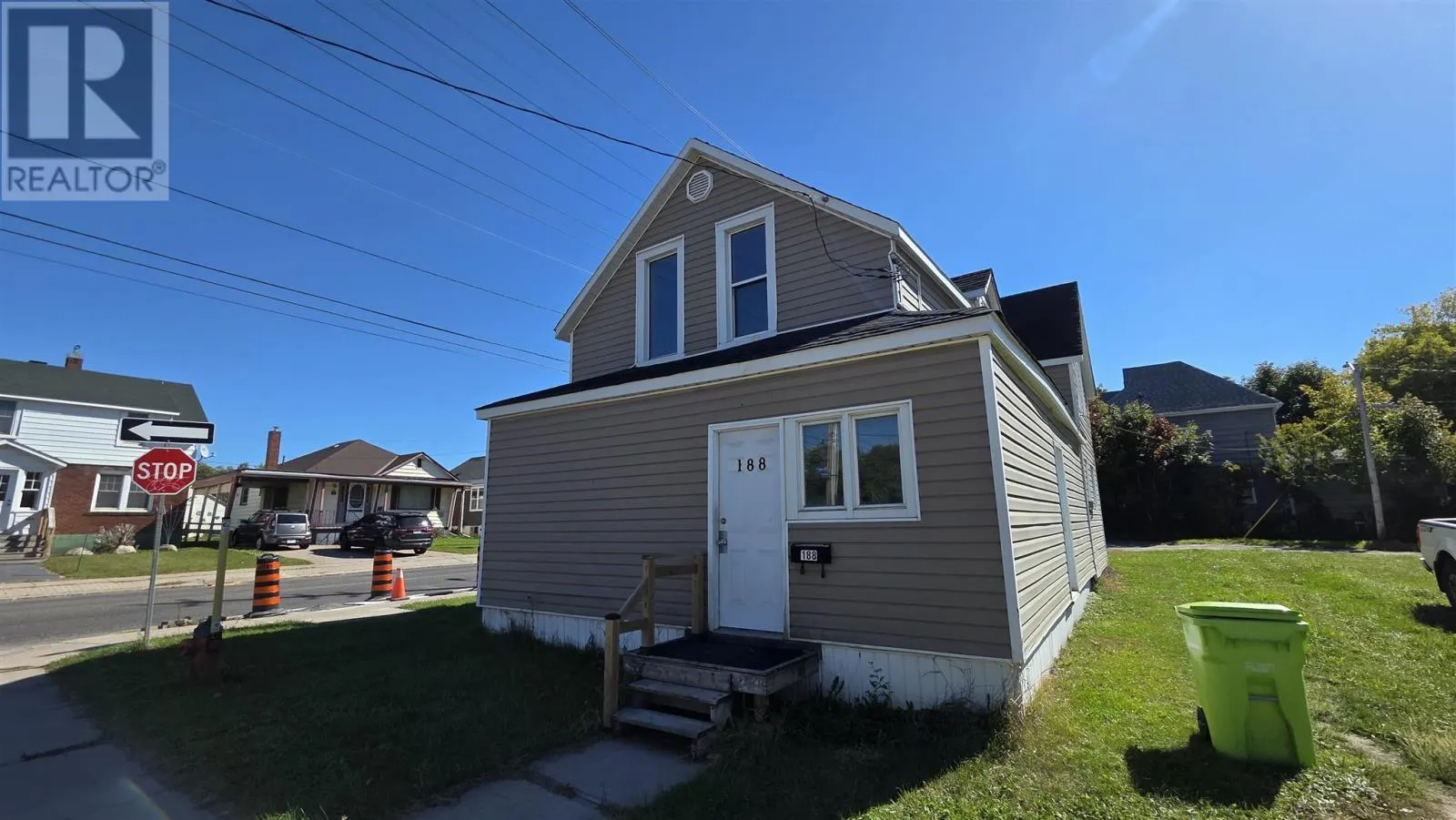 188 Dennis ST