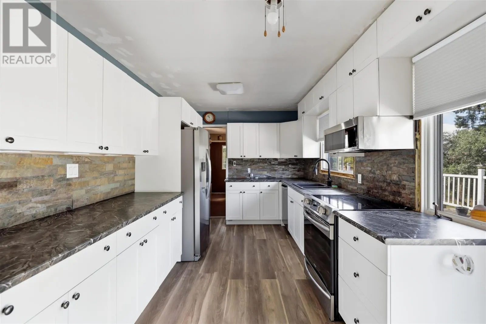 99 Findlay RD E