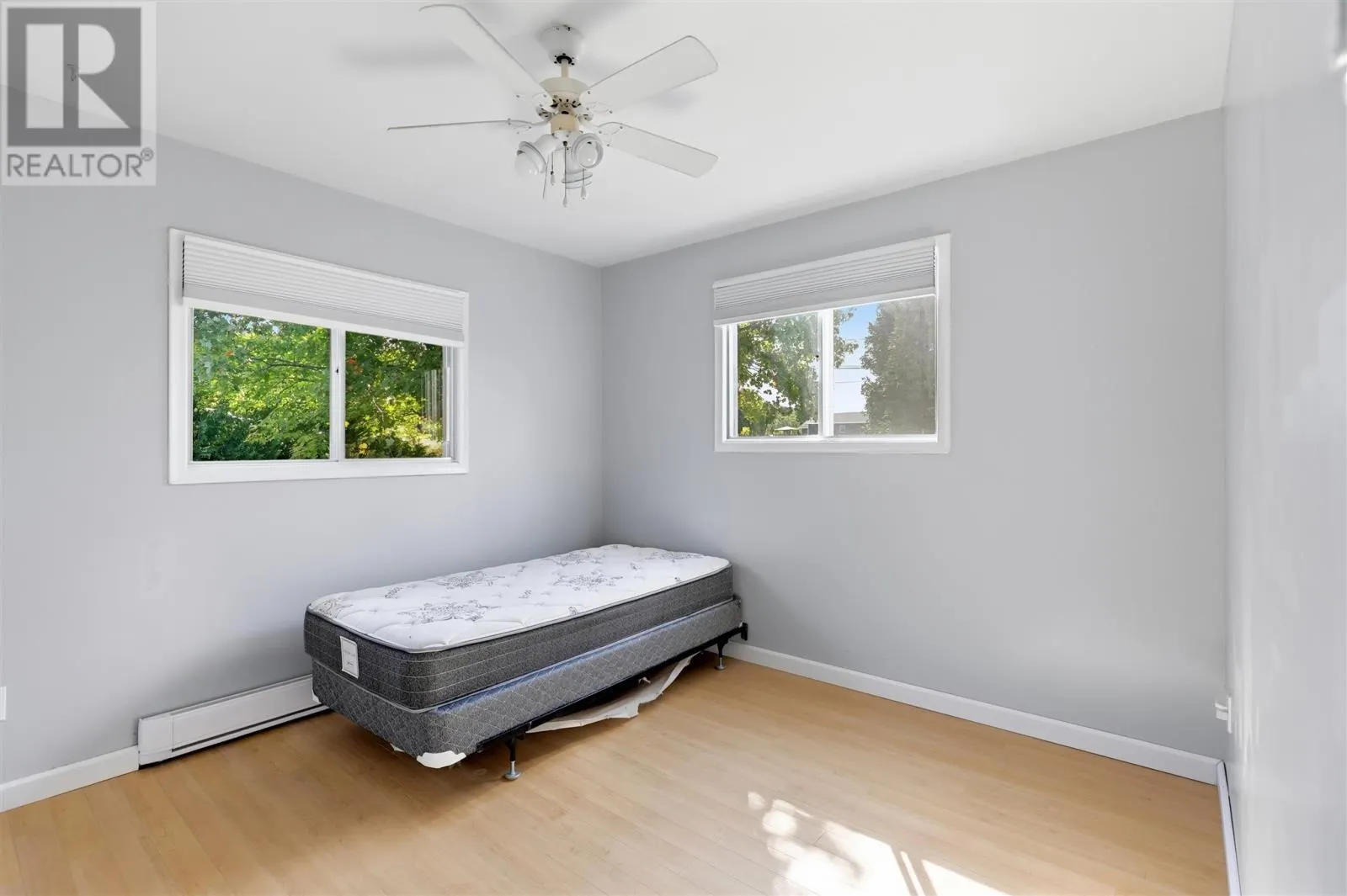 99 Findlay RD E