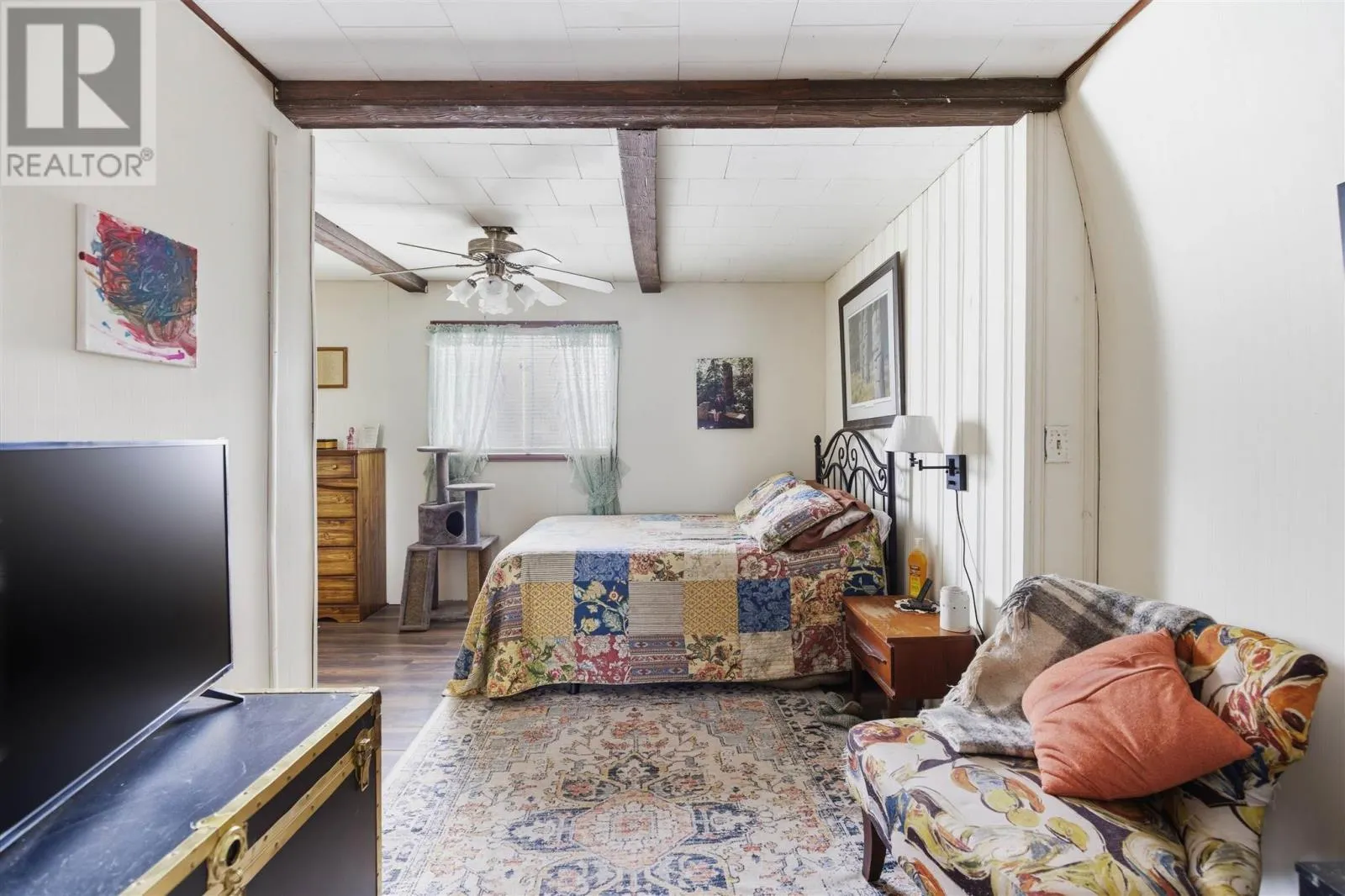 49 Hawthorne AVE