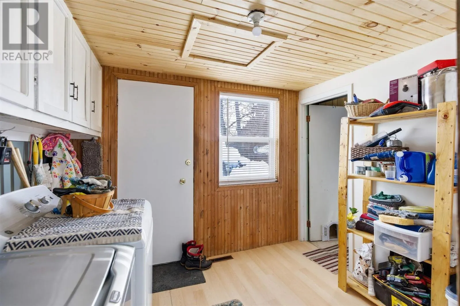 49 Hawthorne AVE