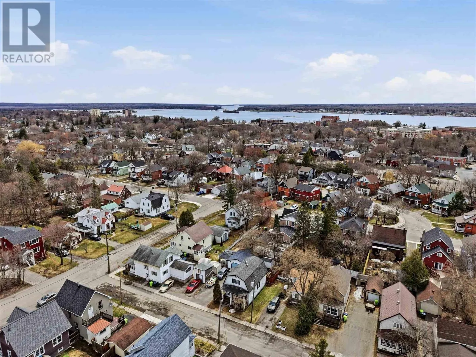 49 Hawthorne AVE
