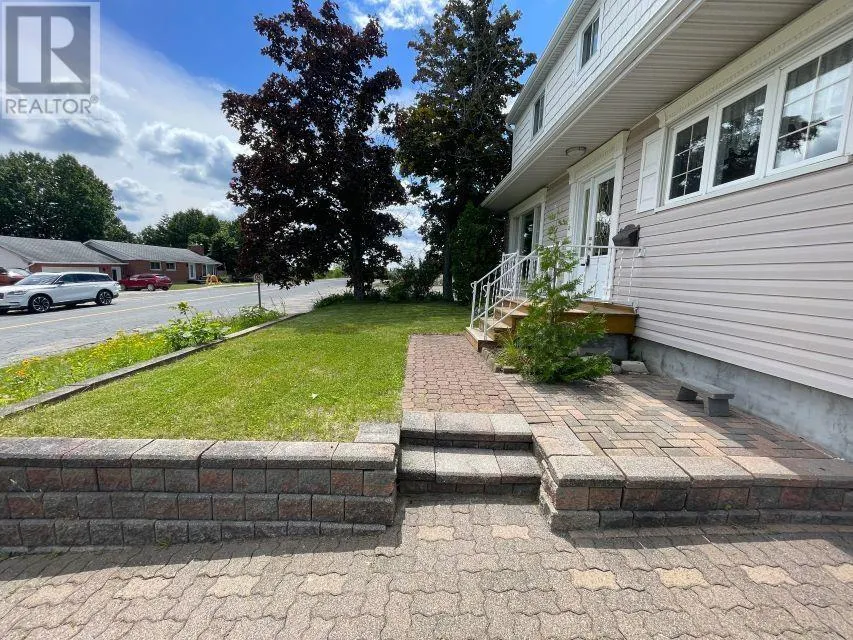 66 Dieppe AVE