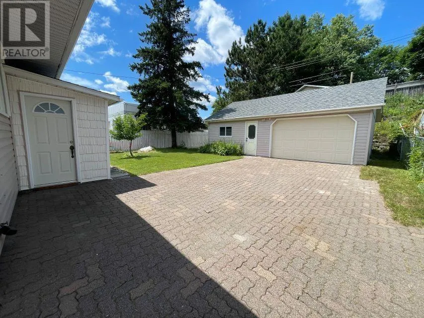 66 Dieppe AVE