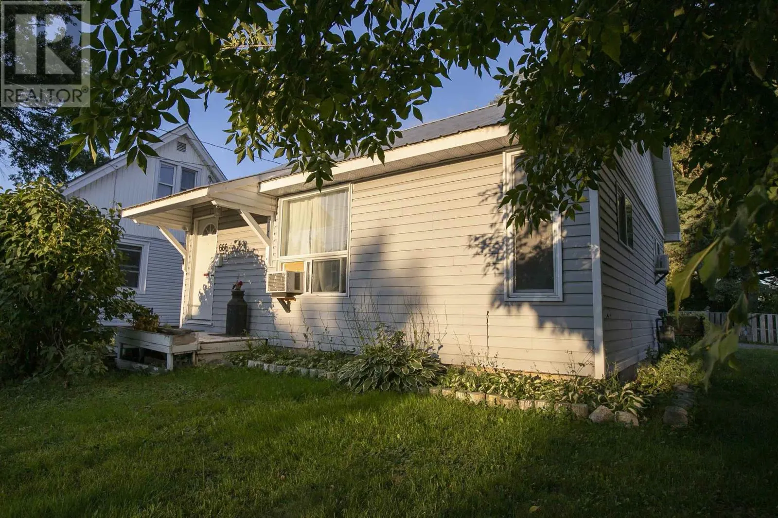 666 Shafer AVE