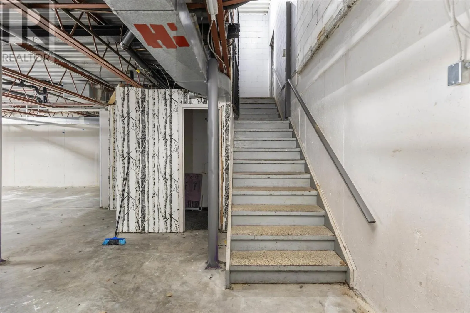 145 Northern AVE