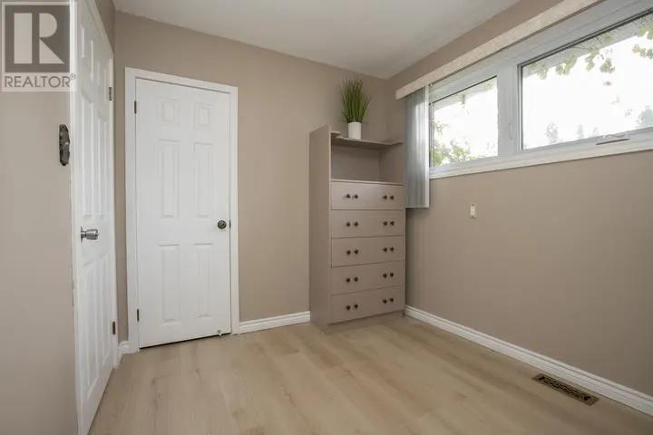 403 Sydenham RD