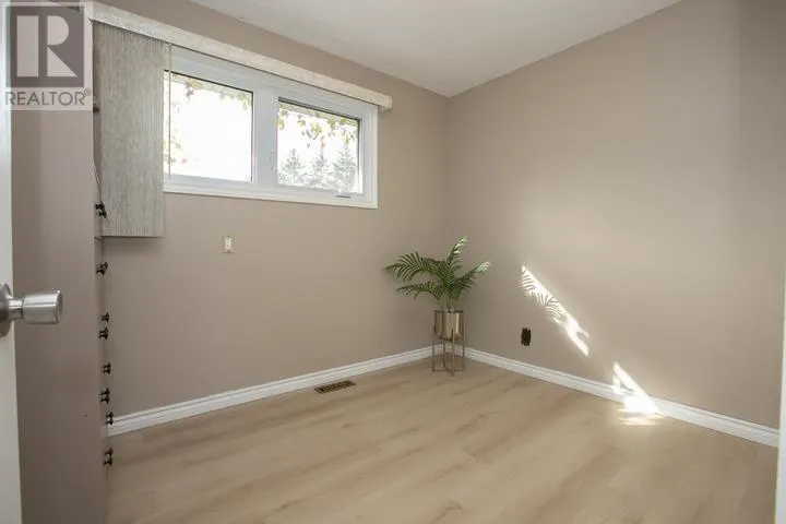 403 Sydenham RD