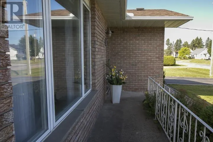 403 Sydenham RD